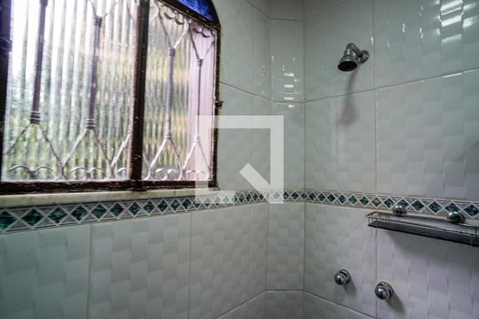 Banheiro Social de casa à venda com 3 quartos, 600m² em Vila Progresso, Niterói