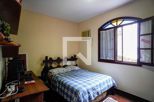 Quarto 1 de casa à venda com 3 quartos, 600m² em Vila Progresso, Niterói