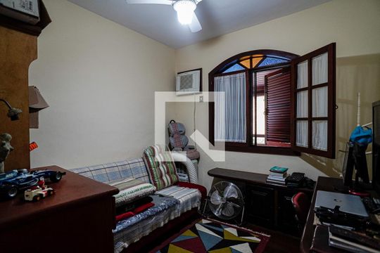 Quarto 2 de casa à venda com 3 quartos, 600m² em Vila Progresso, Niterói