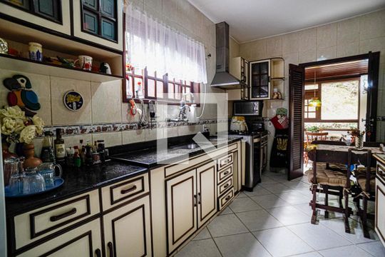 Cozinha de casa à venda com 3 quartos, 600m² em Vila Progresso, Niterói