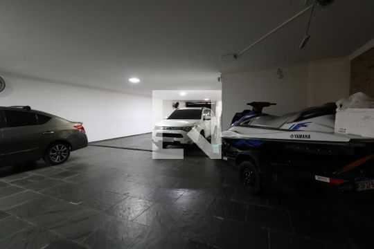 Garagem de casa à venda com 4 quartos, 452m² em Vila Alzira, Santo André
