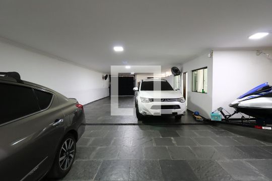 Garagem de casa à venda com 4 quartos, 452m² em Vila Alzira, Santo André
