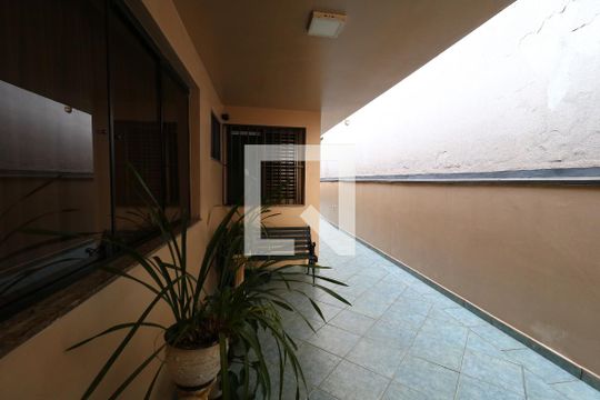 Quintal de casa à venda com 4 quartos, 452m² em Vila Alzira, Santo André
