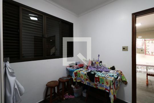 Quarto de Serviço de casa à venda com 4 quartos, 452m² em Vila Alzira, Santo André