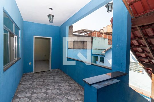 Varanda de casa para alugar com 3 quartos, 94m² em Marechal Hermes, Rio de Janeiro