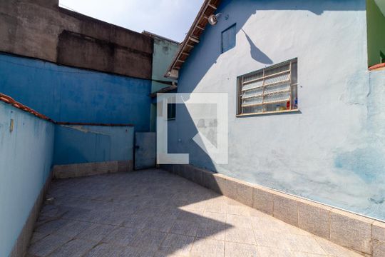 Quintal de casa para alugar com 3 quartos, 94m² em Marechal Hermes, Rio de Janeiro