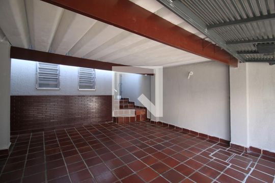 Garagem de casa à venda com 3 quartos, 150m² em Vila Santa Maria, São Paulo