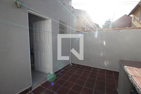 Quintal de casa para alugar com 3 quartos, 150m² em Vila Santa Maria, São Paulo