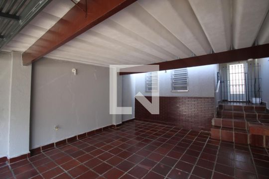 Garagem de casa à venda com 3 quartos, 150m² em Vila Santa Maria, São Paulo
