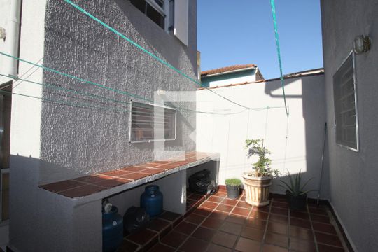 Quintal de casa à venda com 3 quartos, 150m² em Vila Santa Maria, São Paulo