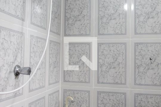 Banheiro de casa para alugar com 1 quarto, 25m² em Jardim Roberto, Osasco
