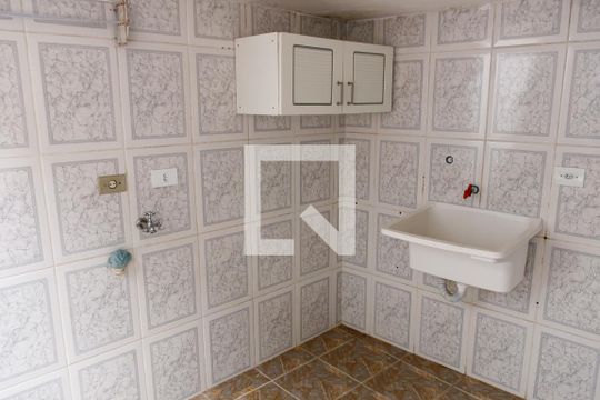 Lavanderia de casa para alugar com 1 quarto, 25m² em Jardim Roberto, Osasco