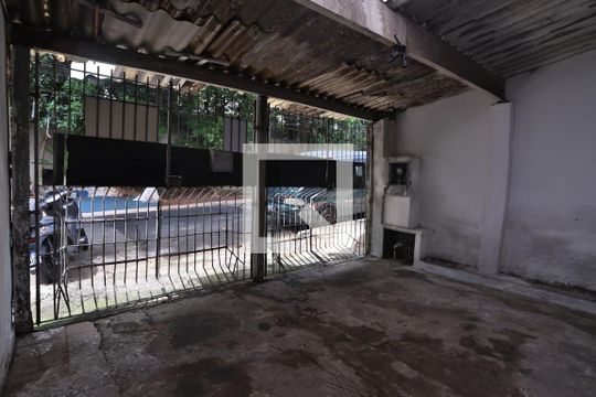 Garagem de casa à venda com 2 quartos, 100m² em Tatuapé, São Paulo