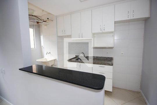 Sala de apartamento para alugar com 2 quartos, 40m² em Vila Pirajussara, São Paulo