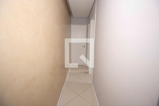 Corredor de apartamento para alugar com 2 quartos, 40m² em Vila Pirajussara, São Paulo