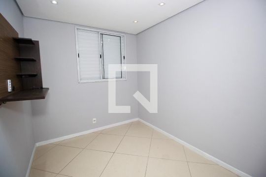 Quarto 1 de apartamento para alugar com 2 quartos, 40m² em Vila Pirajussara, São Paulo