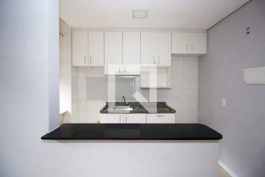 Cozinha de apartamento para alugar com 2 quartos, 40m² em Vila Pirajussara, São Paulo