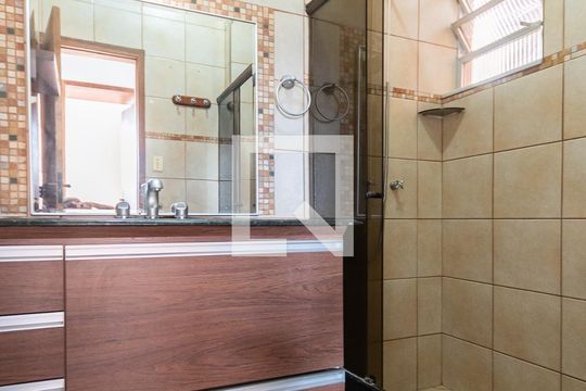 Banheiro de apartamento à venda com 2 quartos, 62m² em Tijuca, Rio de Janeiro