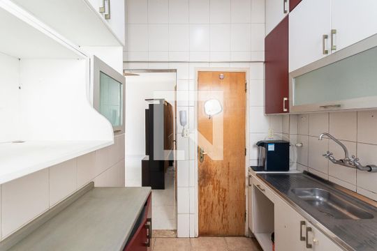 Cozinha de apartamento à venda com 2 quartos, 62m² em Tijuca, Rio de Janeiro