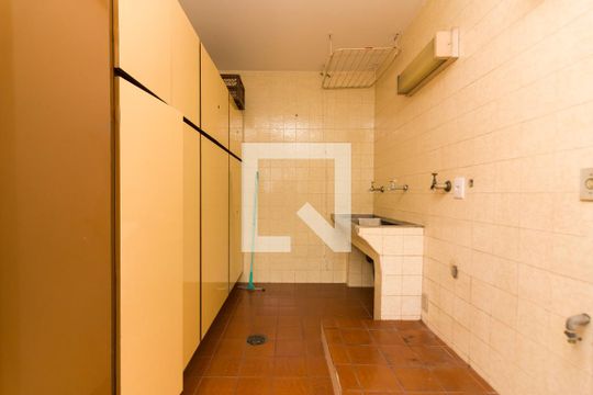 Área de Serviço de casa à venda com 5 quartos, 387m² em Alto de Pinheiros, São Paulo