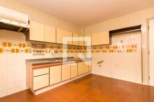 Cozinha de casa à venda com 5 quartos, 387m² em Alto de Pinheiros, São Paulo