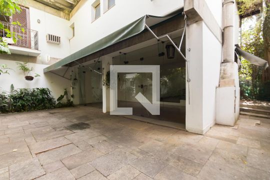 Sala de casa à venda com 5 quartos, 387m² em Alto de Pinheiros, São Paulo