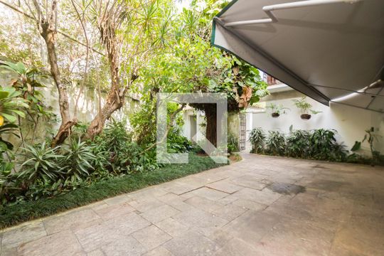 Sala de casa à venda com 5 quartos, 387m² em Alto de Pinheiros, São Paulo