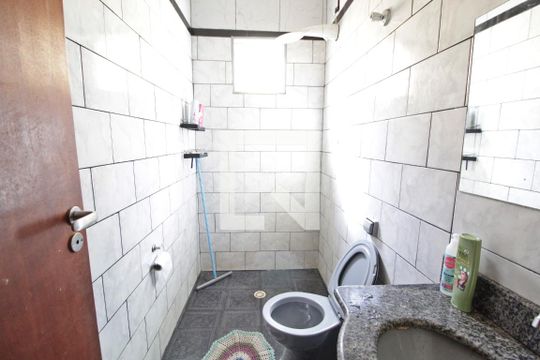 Banheiro de casa para alugar com 2 quartos, 150m² em Nova Uberlândia, Uberlândia