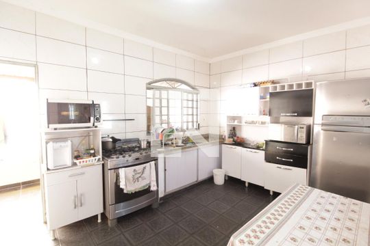 Cozinha de casa para alugar com 2 quartos, 150m² em Nova Uberlândia, Uberlândia