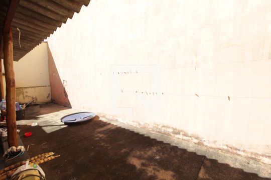 Área de Serviço e quintal de casa para alugar com 2 quartos, 150m² em Nova Uberlândia, Uberlândia