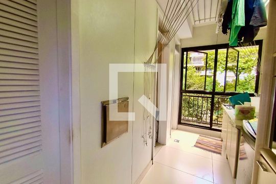 Área serviço de apartamento à venda com 3 quartos, 260m² em Lagoa, Rio de Janeiro