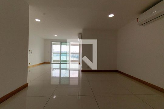 Apartamento à venda com 4 quartos, 220m² em Icaraí, Niterói