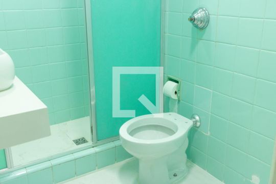 Banheiro de apartamento para alugar com 1 quarto, 63m² em Tijuca, Rio de Janeiro