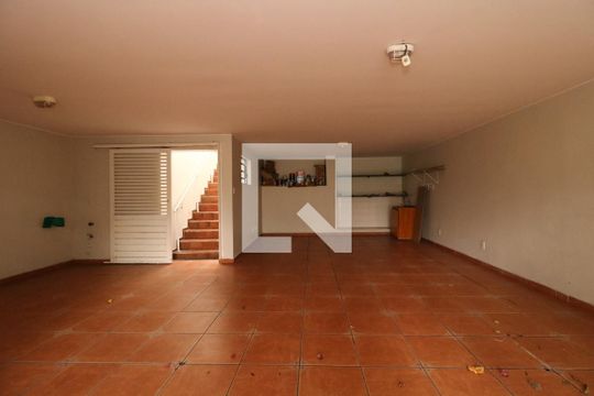 Garagem de casa para alugar com 3 quartos, 280m² em Vila Santa Teresa, Santo André