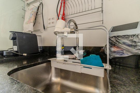 Cozinha de kitnet/studio para alugar com 1 quarto, 11m² em Vila Buarque, São Paulo