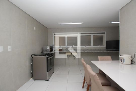Cozinha de apartamento para alugar com 4 quartos, 238m² em Vila Suzana, São Paulo