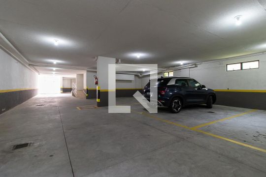 Garagem de apartamento para alugar com 2 quartos, 100m² em Vila Izabel, Curitiba