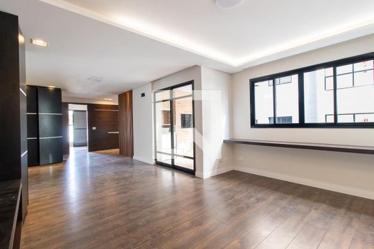 Apartamento para alugar com 2 quartos, 100m² em Vila Izabel, Curitiba