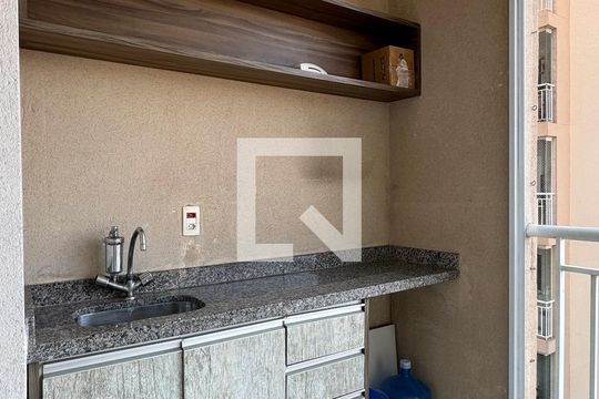 Varanda de apartamento à venda com 3 quartos, 80m² em Jardim Tupanci, Barueri