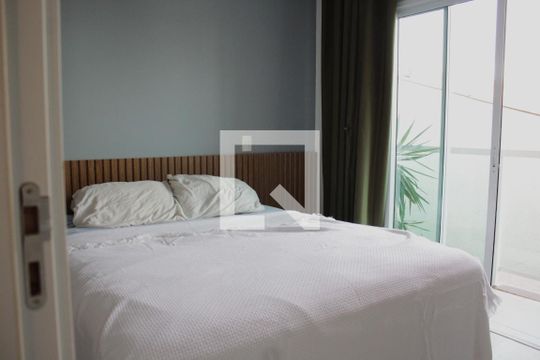 Suite 1 de casa de condomínio à venda com 2 quartos, 130m² em Vila Canero, São Paulo