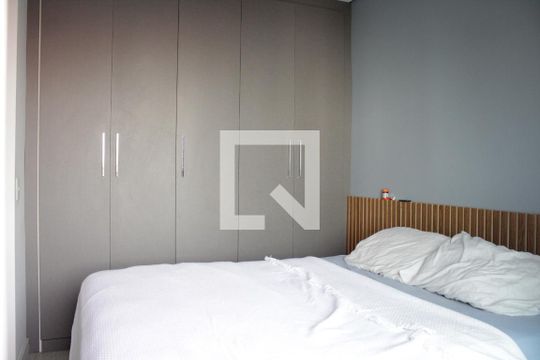 Suite 1 de casa de condomínio à venda com 2 quartos, 130m² em Vila Canero, São Paulo