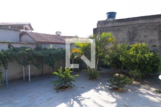 Quintal de casa à venda com 4 quartos, 435m² em Betânia, Belo Horizonte