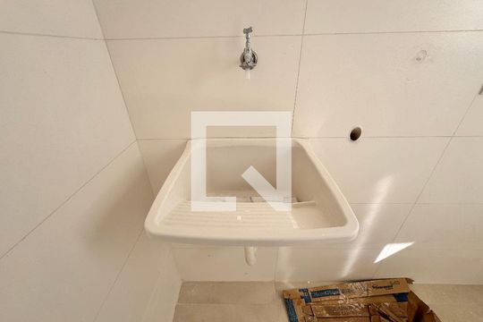 Lavanderia de apartamento à venda com 2 quartos, 45m² em Jardim Santo Alberto, Santo André