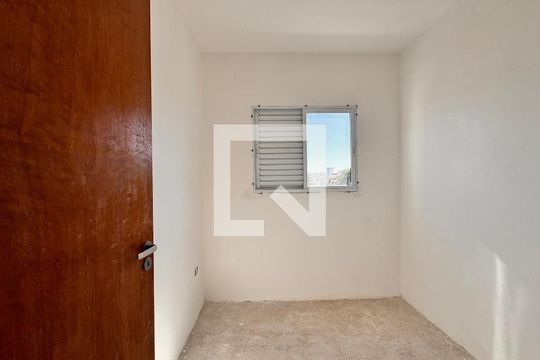 Quarto 1 de apartamento à venda com 2 quartos, 45m² em Jardim Santo Alberto, Santo André