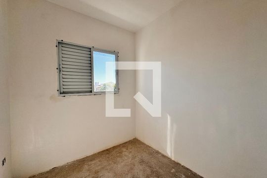 Quarto 1 de apartamento à venda com 2 quartos, 45m² em Jardim Santo Alberto, Santo André