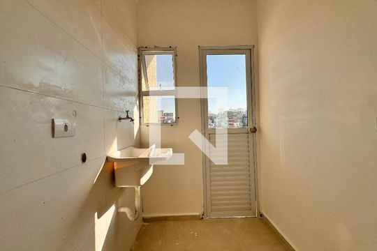 Lavanderia de apartamento para alugar com 2 quartos, 49m² em Jardim Santo Alberto, Santo André