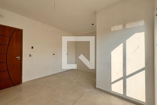 Sala de apartamento para alugar com 2 quartos, 49m² em Jardim Santo Alberto, Santo André