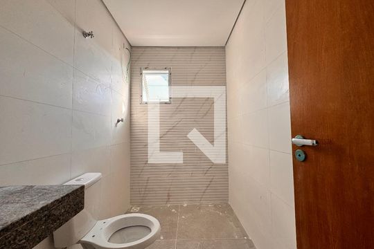 Banheiro da Suíte de apartamento para alugar com 2 quartos, 49m² em Jardim Santo Alberto, Santo André