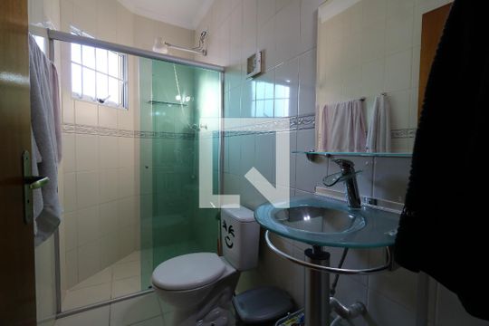 Banheiro da Suíte de casa à venda com 3 quartos, 142m² em Jardim Utinga, Santo André