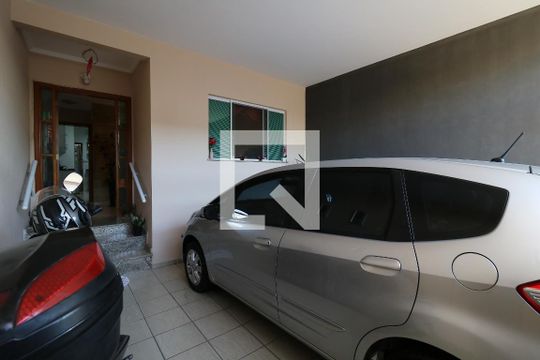 Garagem de casa à venda com 3 quartos, 142m² em Jardim Utinga, Santo André